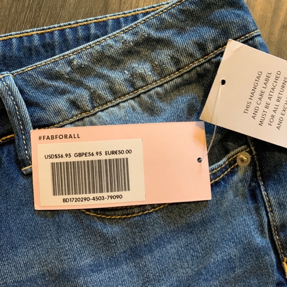 Just Fab‎ distressed stretch cuffed jeans. NWT. Retail 54.95 - Picture 2 of 7